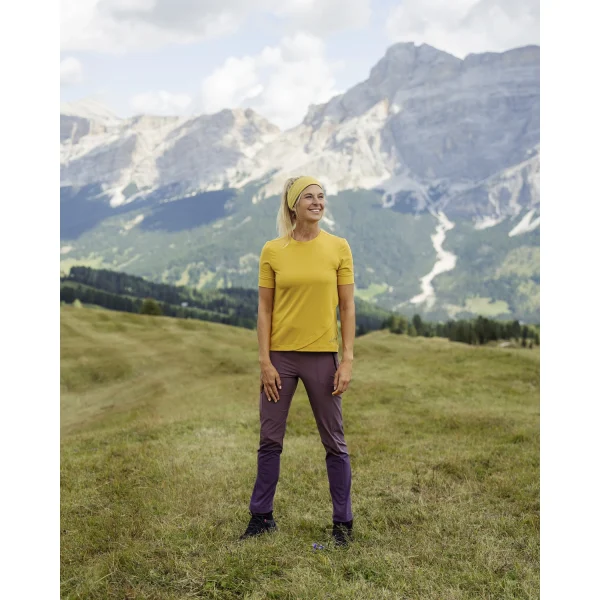 LaMunt Maria Logo Curve Tee Damen T-Shirt 1