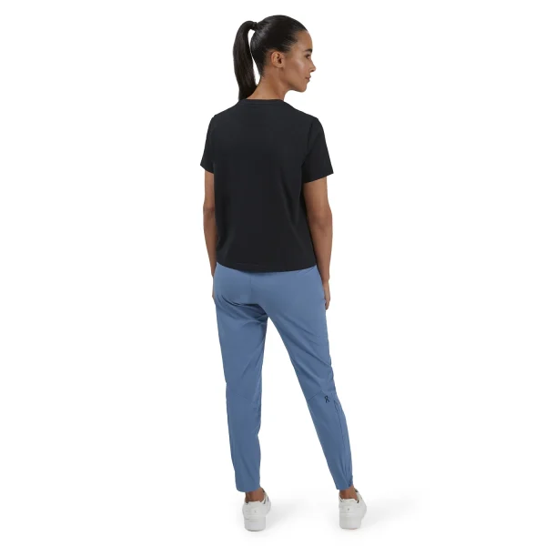 On Graphic-T W 4