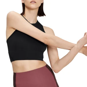 On Movement Crop W 15